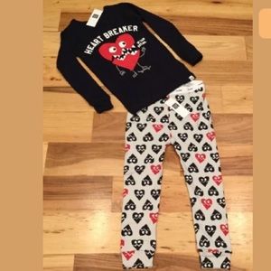 Gap Boys Heart Breaker 18-24 months 2-Piece Pajamas